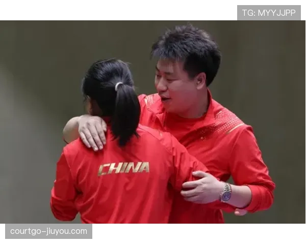 庞伟训练完回家连筷子都拿不稳，老婆说他睡觉都在数子弹