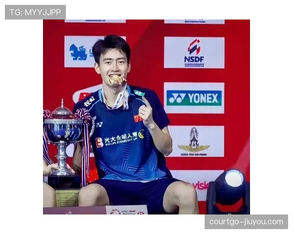 王昶赛场像战士，下了场就是阔太附体，翻他社交我忍不住刷了三遍